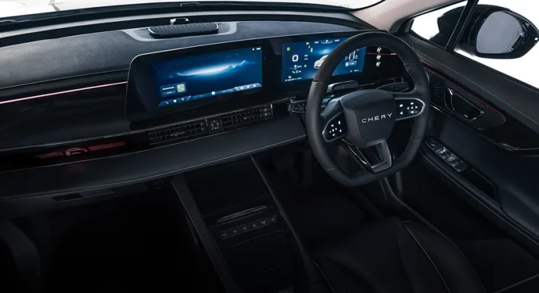 2 Color Option - Interior - Carbon Black-E5