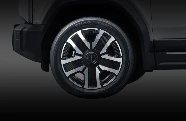 Two-tone 19 Inch Velg-Chery-J6